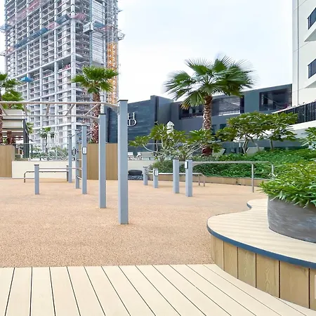 Stunning & Spacious Studio Balcony & View Dubai Exterior photo