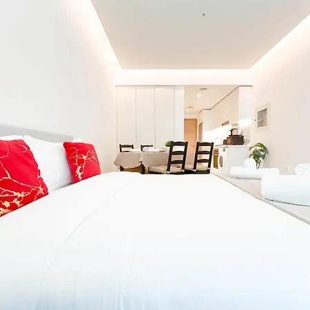 Stunning & Spacious Studio Balcony & View Dubai Exterior photo