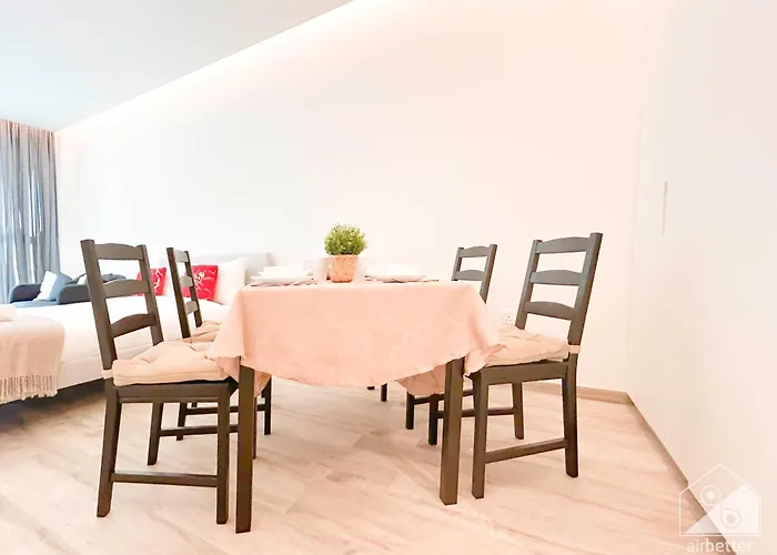 Stunning & Spacious Studio Balcony & View Dubai