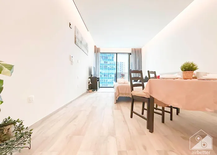 Stunning & Spacious Studio Balcony & View Dubai