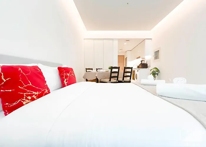 Stunning & Spacious Studio Balcony & View Dubai
