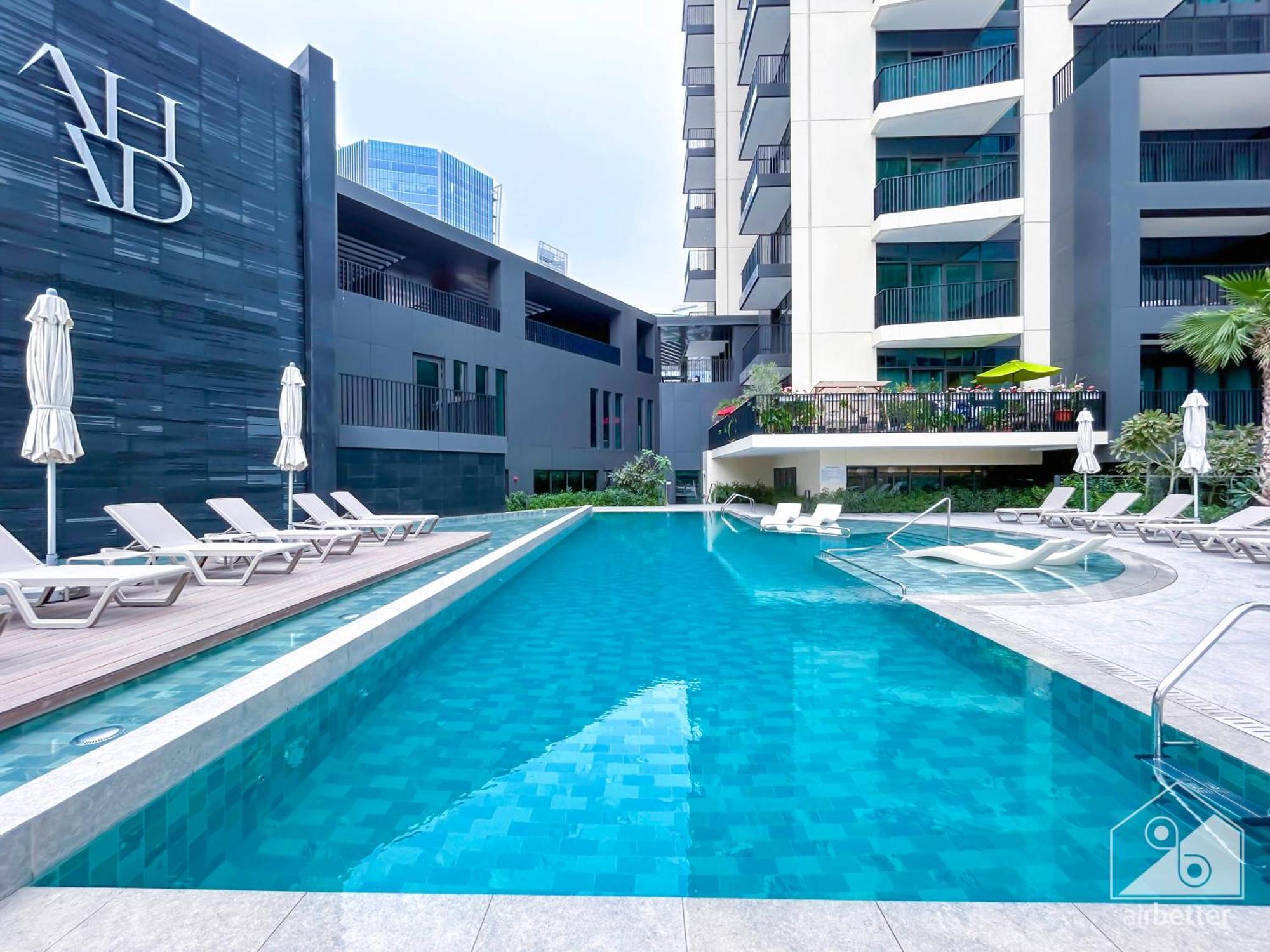 Stunning & Spacious Balcony & View *