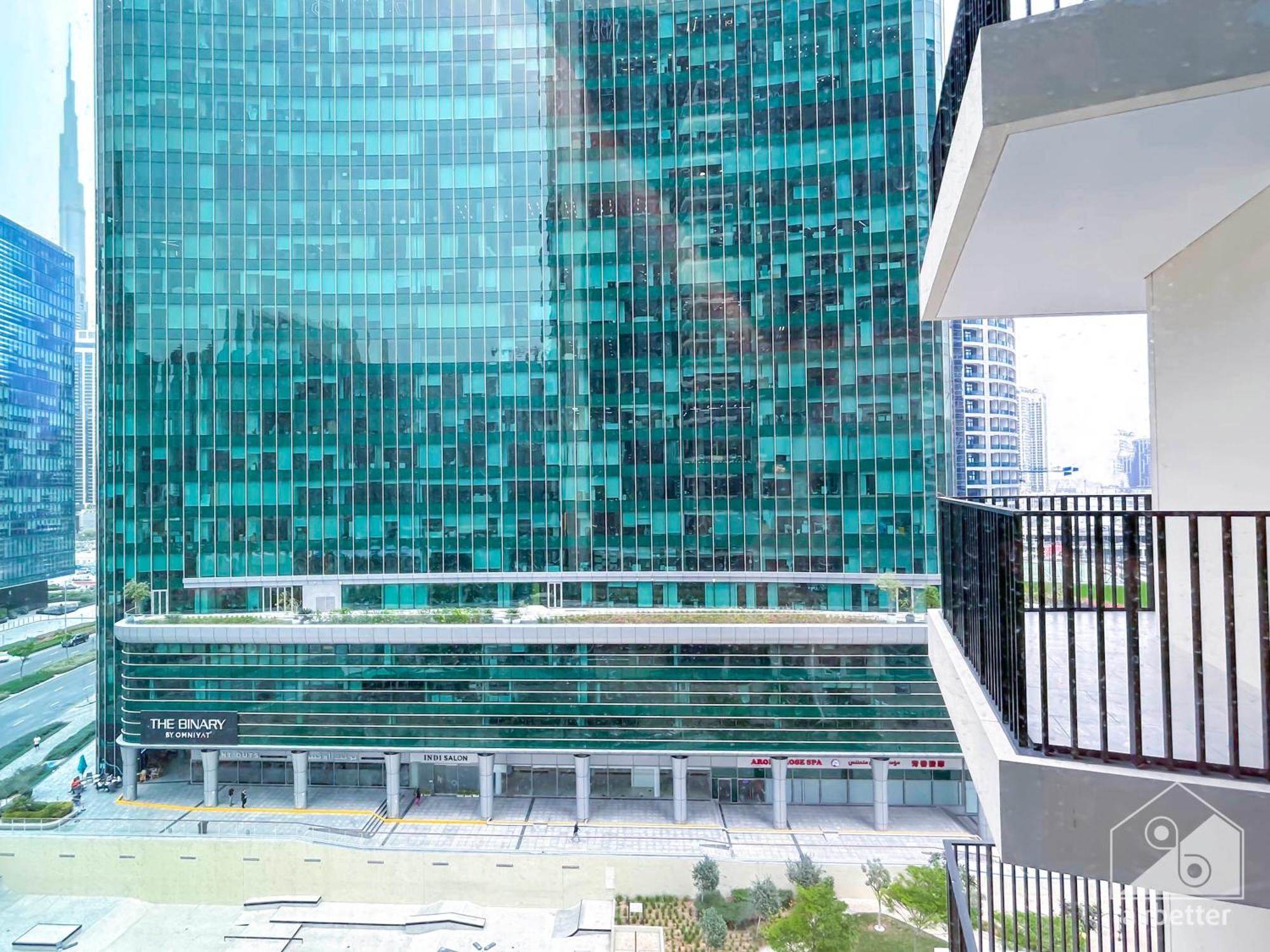 Stunning & Spacious Balcony & View Apartment