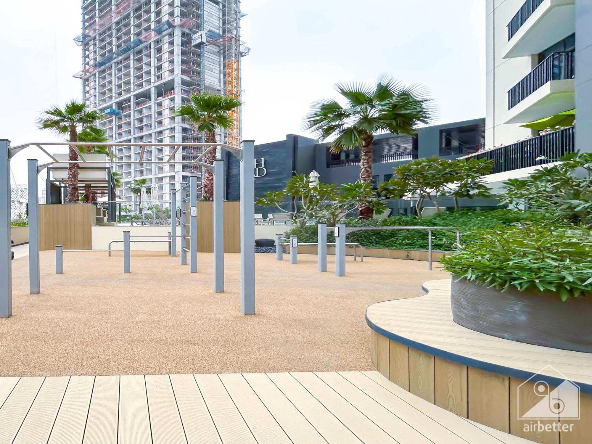 Stunning & Spacious Balcony & View Dubai