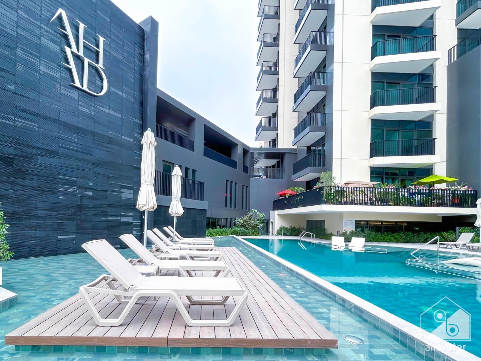 Apartment Stunning & Spacious Balcony & View
